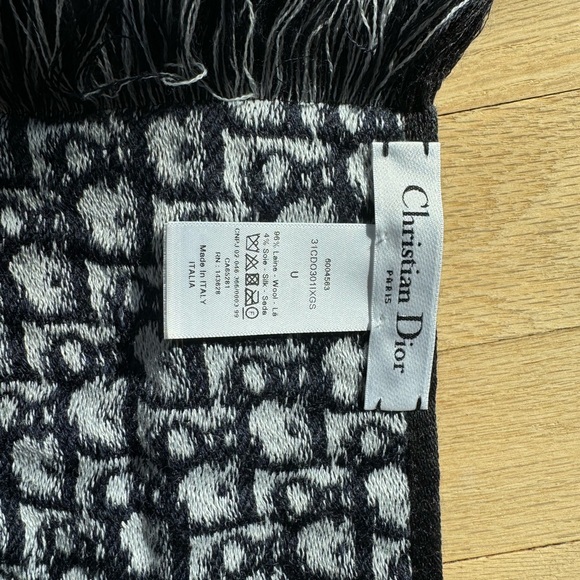 Dior University Reversible Scarf - Picture 2 of 6